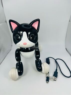 Zoomer Kitty Black and White Tuxedo Robotic Toy Cat - No tail W/charger READ!!